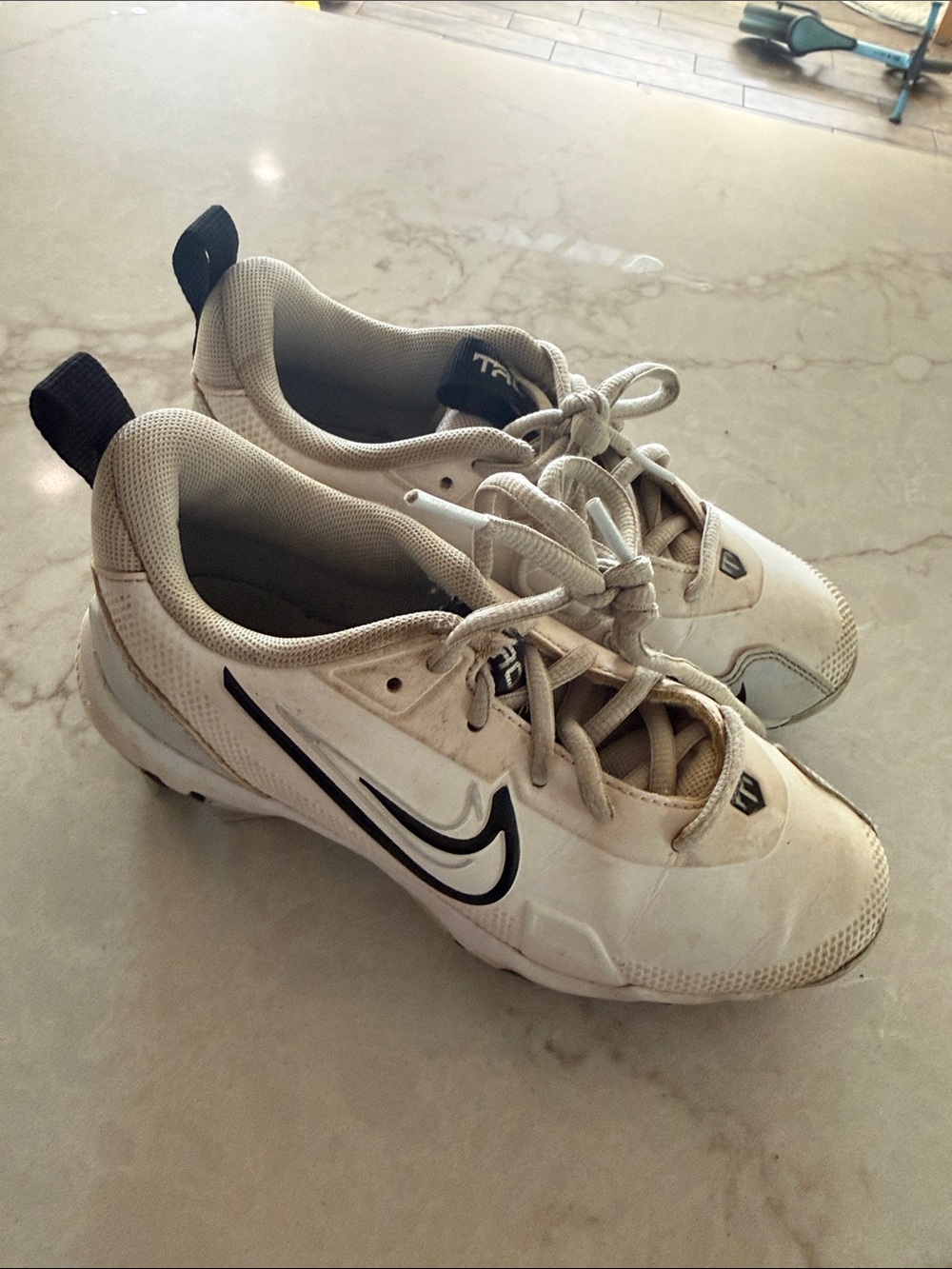 Nike YOUTH White Athletic Cleats with Black Swoosh